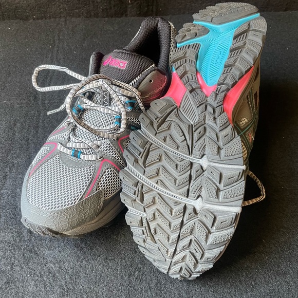 Brand new ASICS - Picture 8 of 9